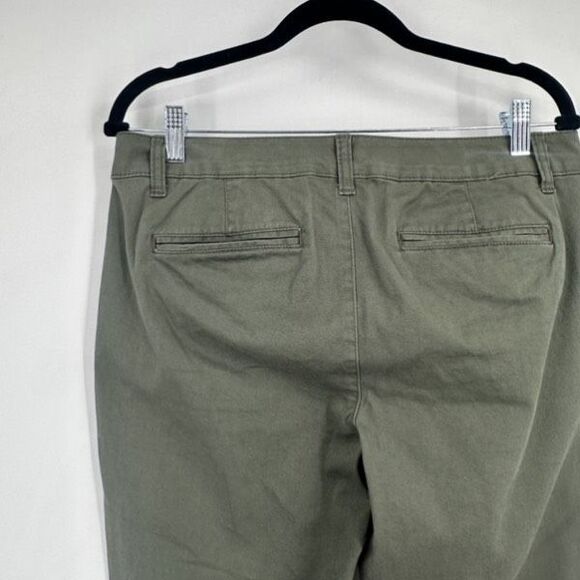 A.n.a NWT Women’s‎ Chino Crop Military Green Flat Front Pants Size 8 - Picture 5 of 11